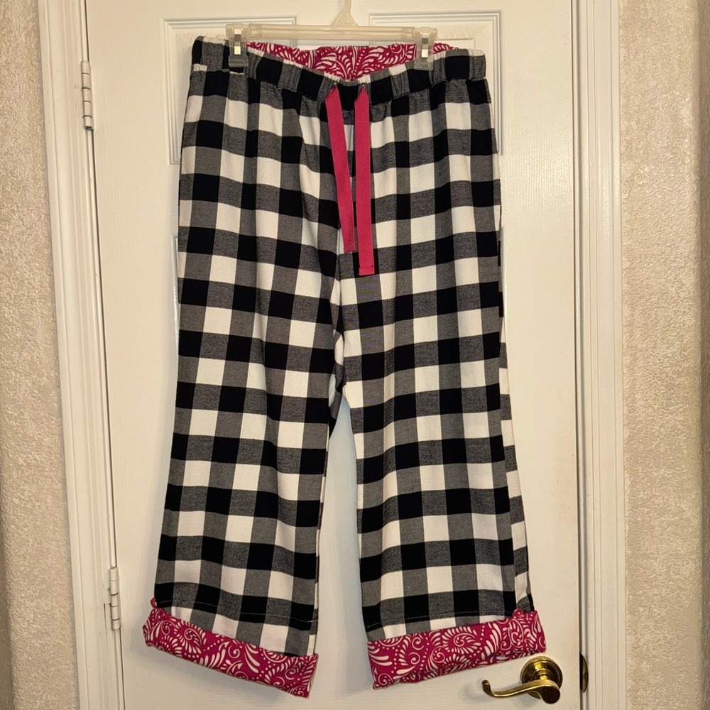 World Market -100% Cotton Flannel- Buffalo Plaid Reversible Roll Up Lounge Pants - Picture 6 of 13